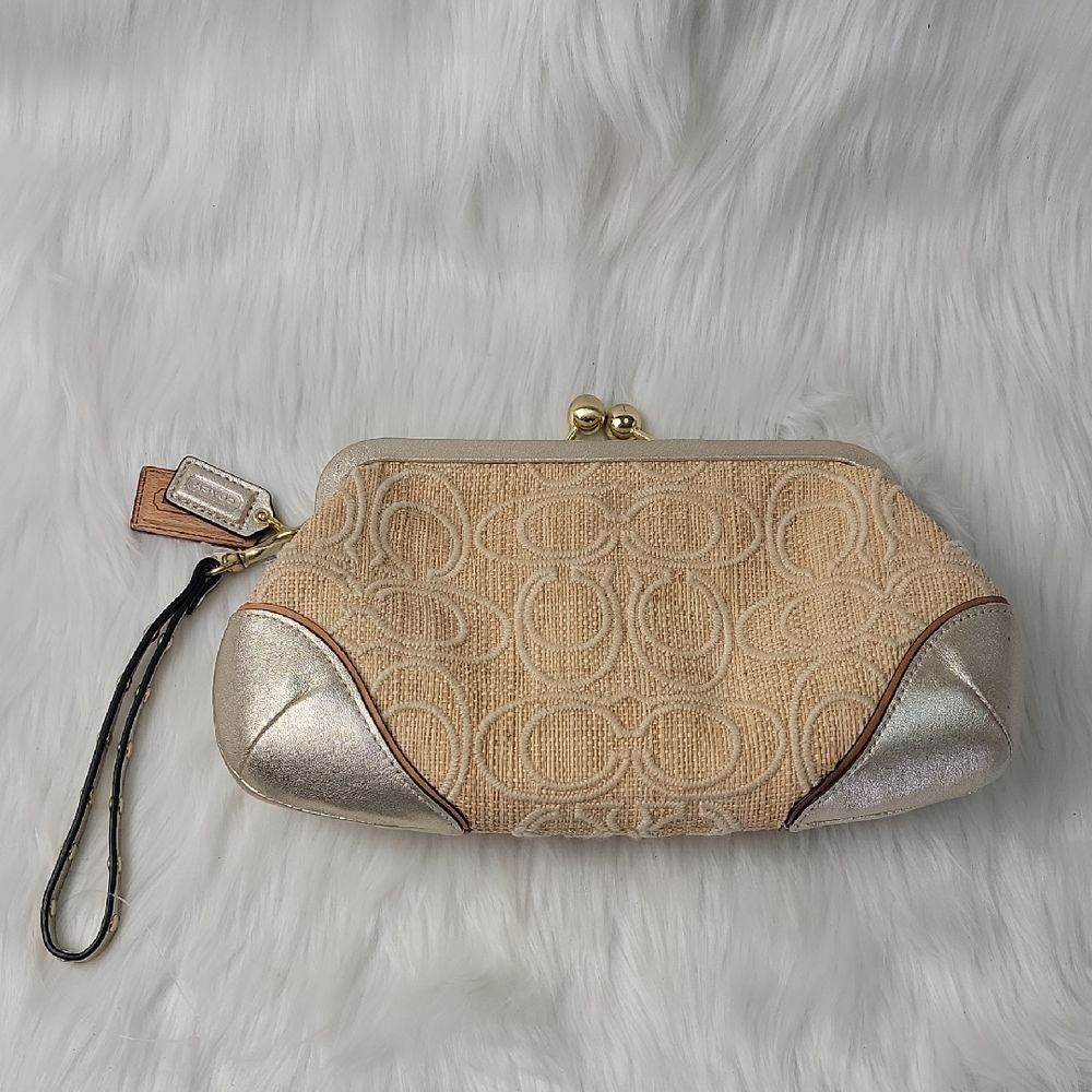 COACH Signature "C" Monogram Natural Straw Kissing Lock Closure‎ Clutch Wristlet